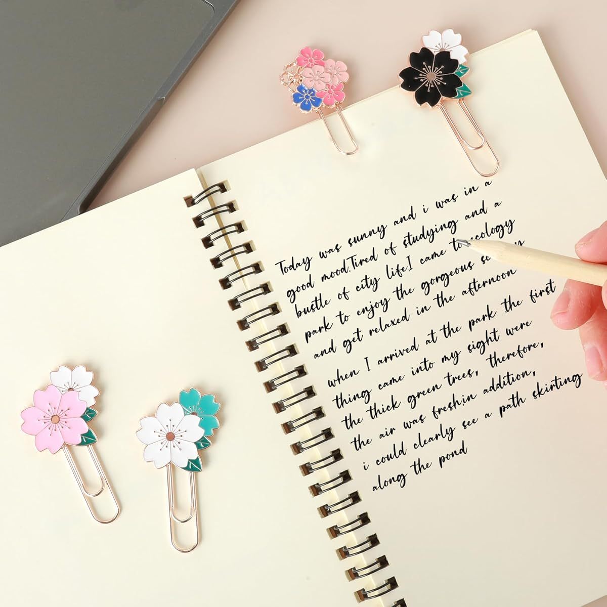 Marcalibros o clips metálico Sakura 🌸 (7Pcs)