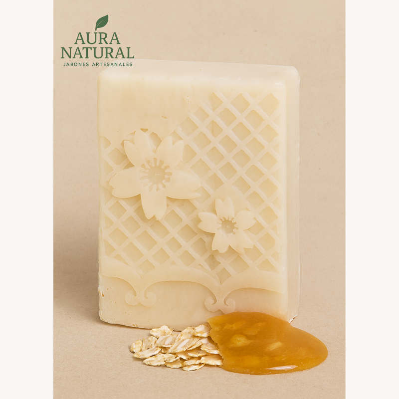 jabones artesanales Aura Natural de avena y miel con textura panal
