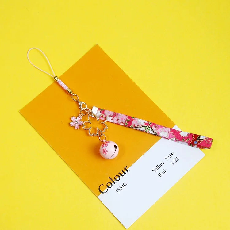 Llavero Maneki Neko con flor de cerezo 🌸