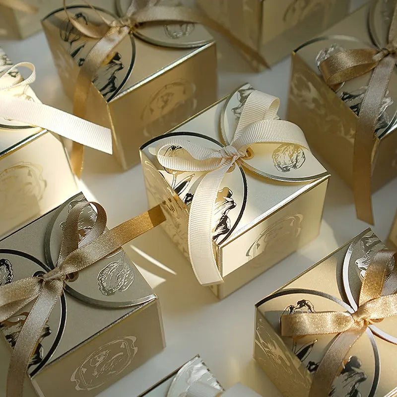 Cajas de Dulces Doradas de Lujo