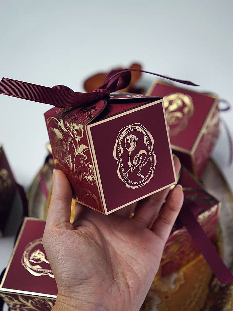 Cajas de Dulces Doradas de Lujo