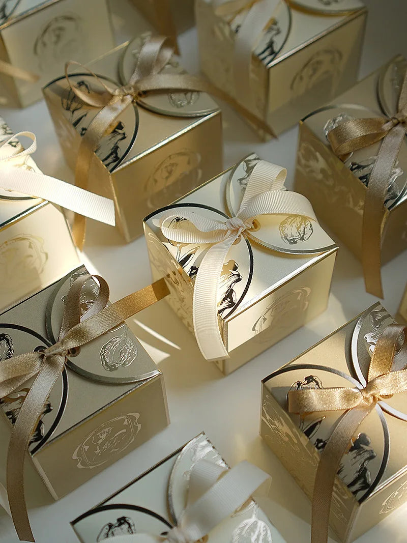 Cajas de Dulces Doradas de Lujo