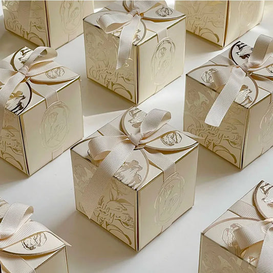 Cajas de Dulces Doradas de Lujo